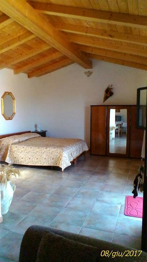 Farm Stay Gli Oleandri Loiri Porto San Paolo エクステリア 写真
