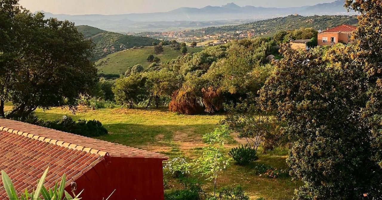 Farm Stay Gli Oleandri Loiri Porto San Paolo エクステリア 写真