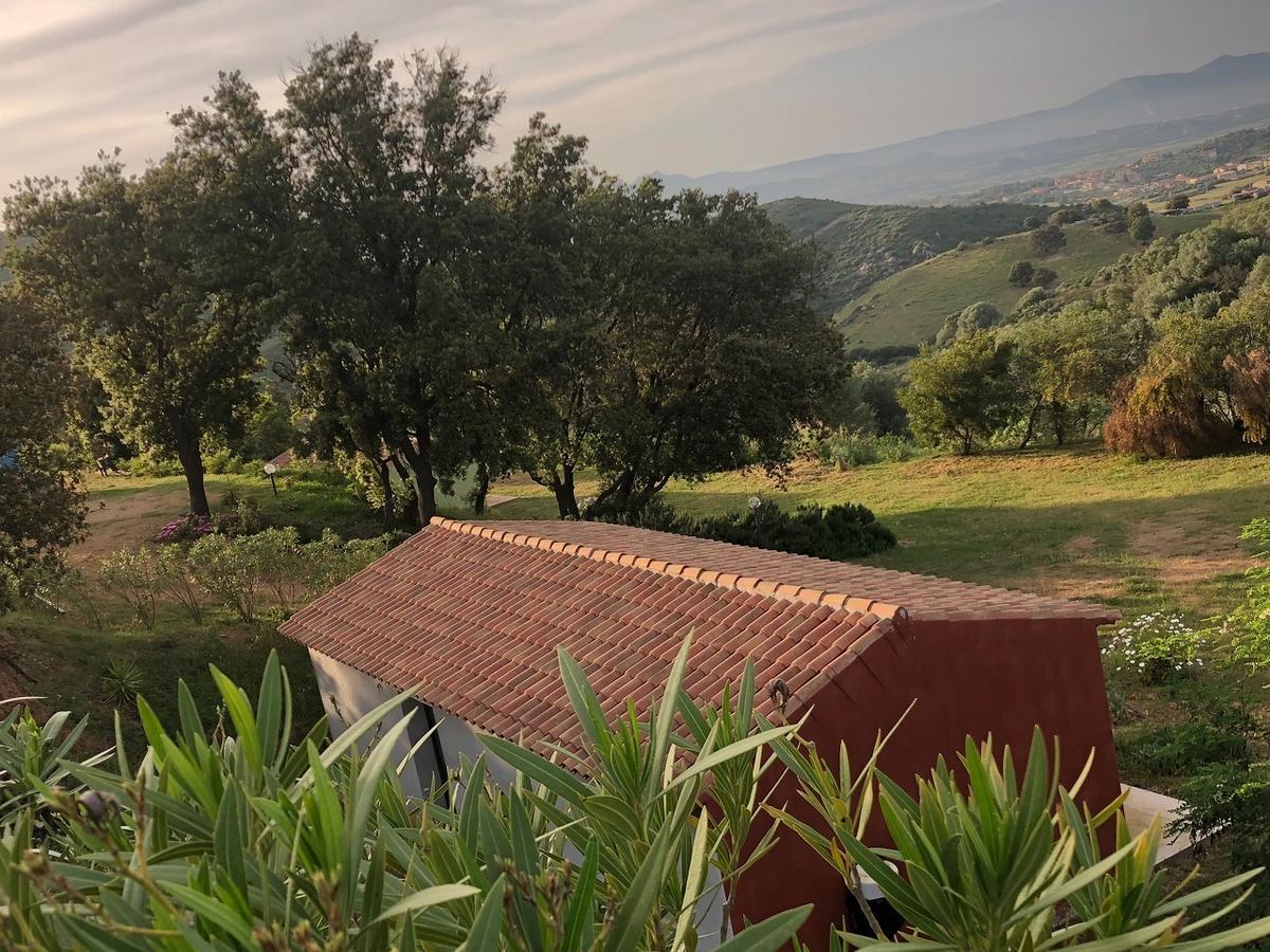 Farm Stay Gli Oleandri Loiri Porto San Paolo エクステリア 写真