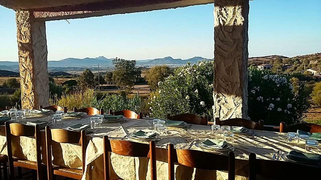 Farm Stay Gli Oleandri Loiri Porto San Paolo エクステリア 写真
